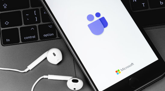 Dekorativ: Microsoft Teams Integration auf dem Handy